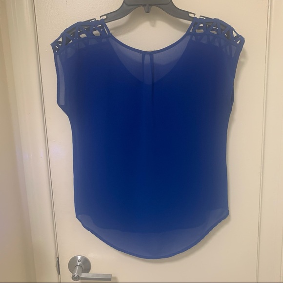 Cage Sleeve Blouse - Picture 3 of 7